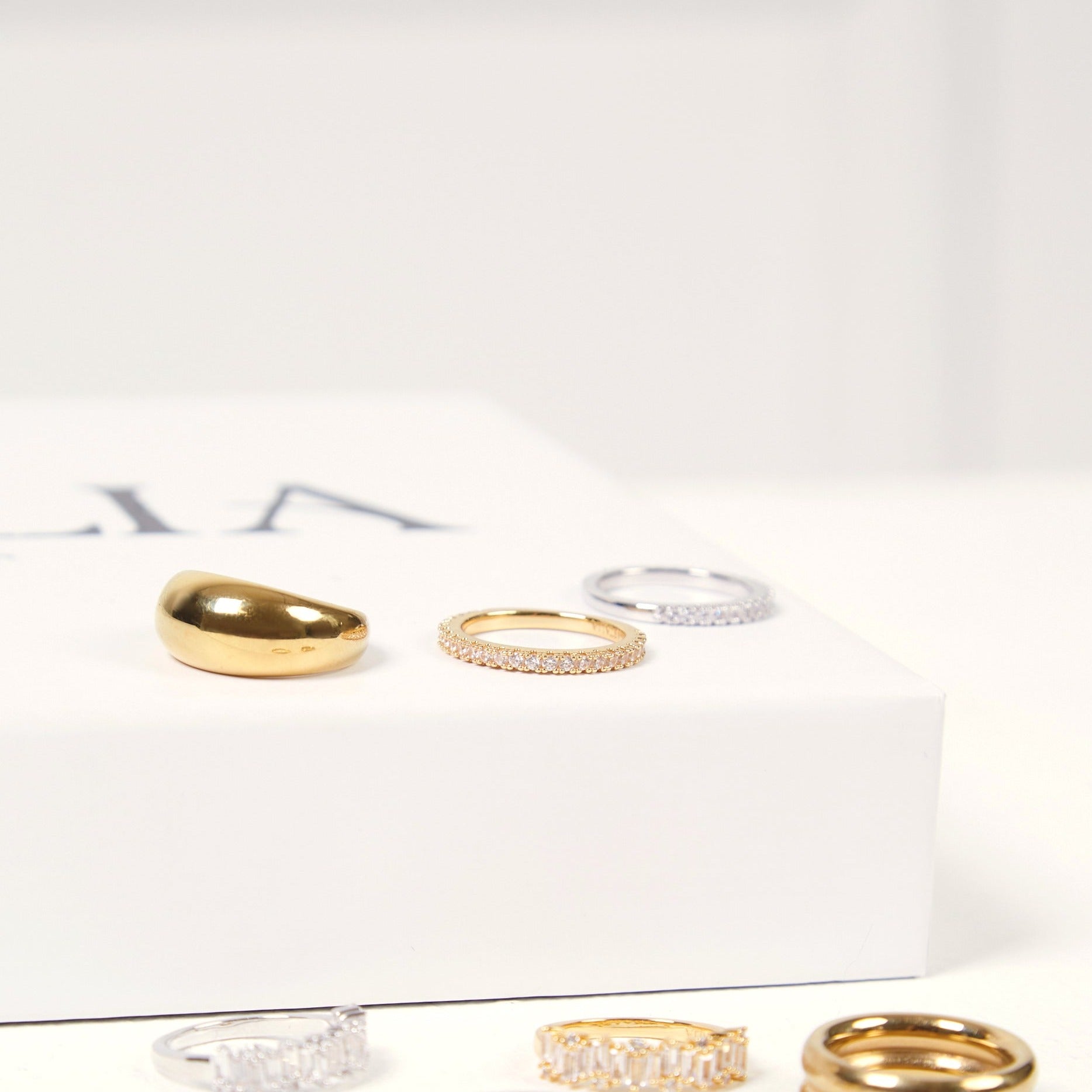 Thin Infinity Ring (Gold)