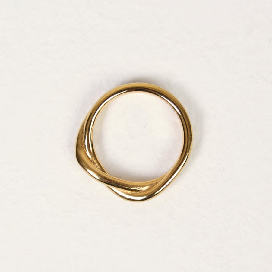 Plain Twisted Ring (Gold)