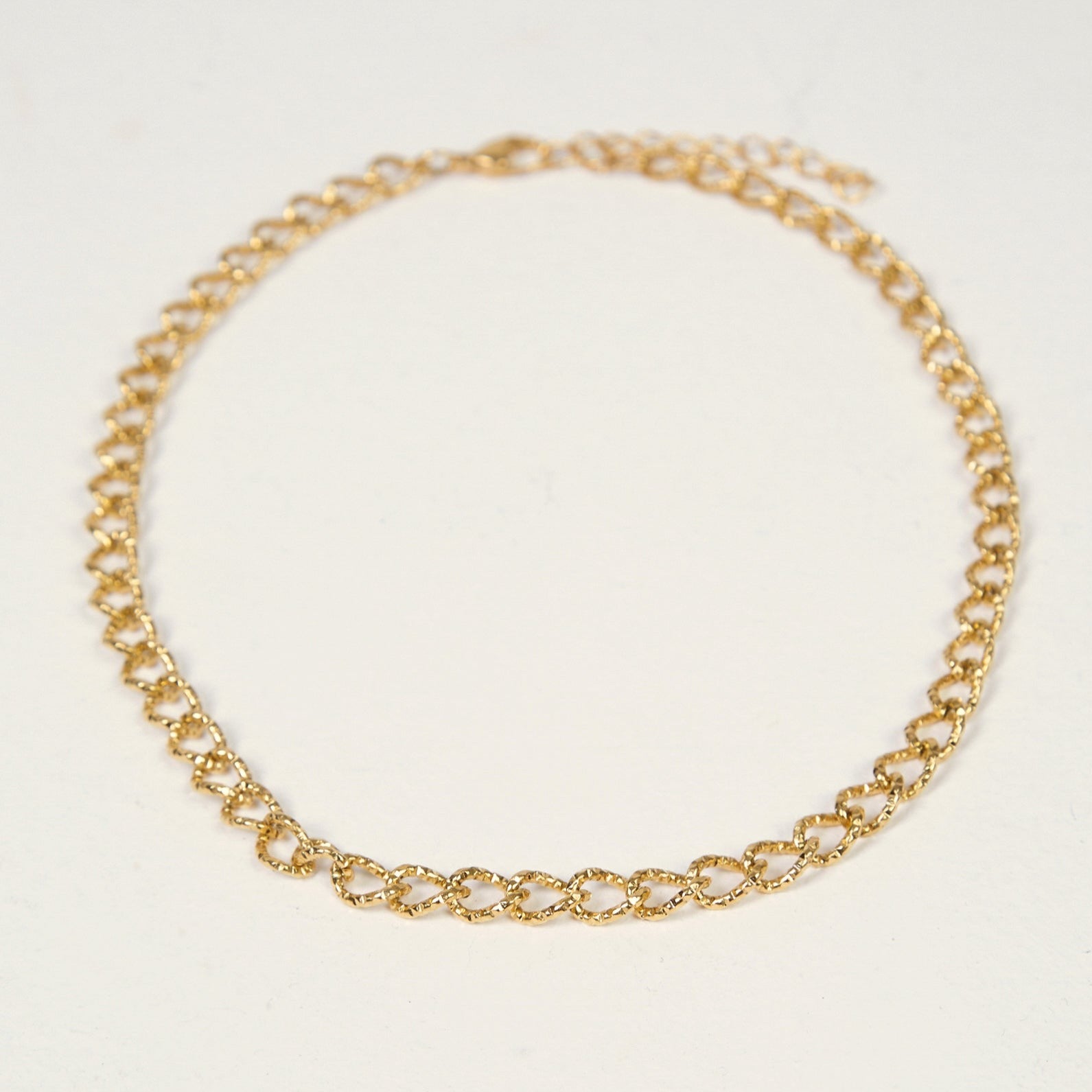 Textured Cuban Chain Choker (Gold)