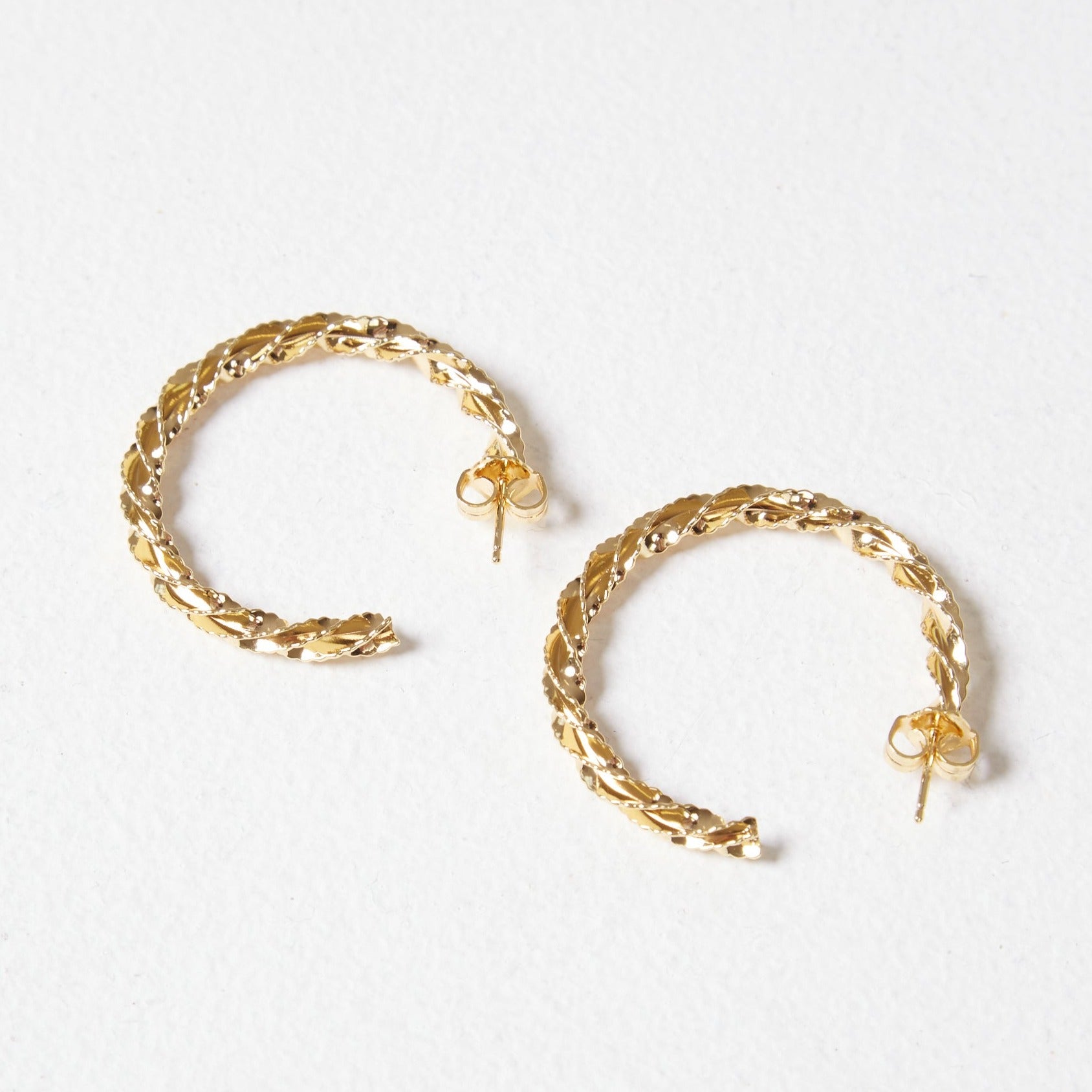 Twisted Hoop Earrings (Gold)